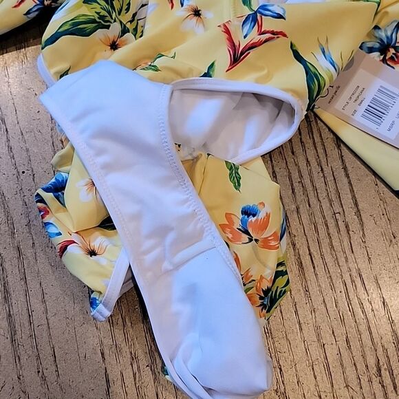 Floral long sleeve side open one pieceswim suit size S OP Ocean Pacific NWT 💛🤍 - Picture 6 of 7